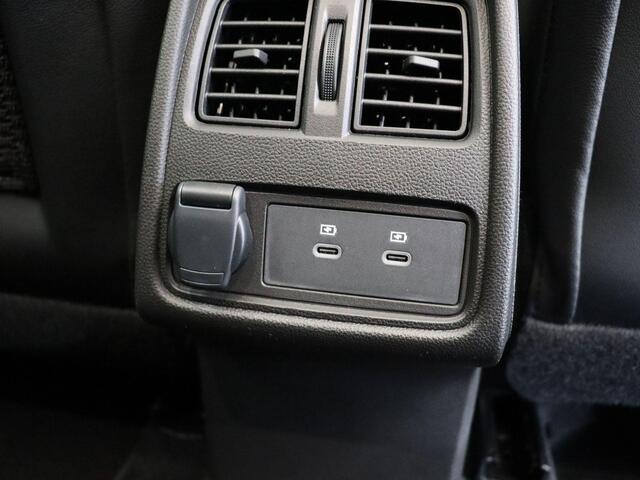 Mitsubishi GRANDIS 1.8 HEV Instyle | Panoramadak | Stoel, Stuur en voorruitverwarming | Lederen bekleding |