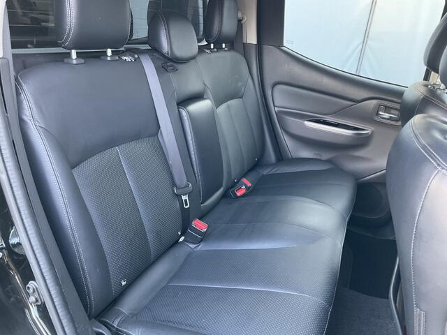 Mitsubishi L200 5-Pers 2.4D LX Double Cab Trekhaak 3500kg Leer Nav/Cam 5 zits