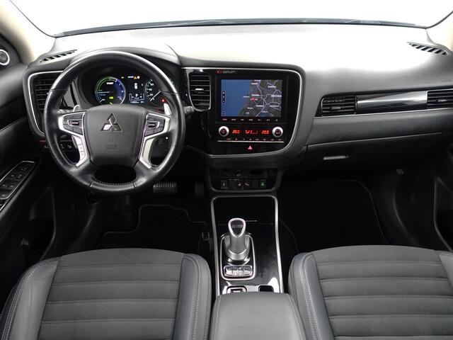 Mitsubishi OUTLANDER 2.4 PHEV Intense+ Aut- Schuifdak, Stuur/Stoelverwarming, 360 Camera, Carplay, Android Auto, Xenon Led