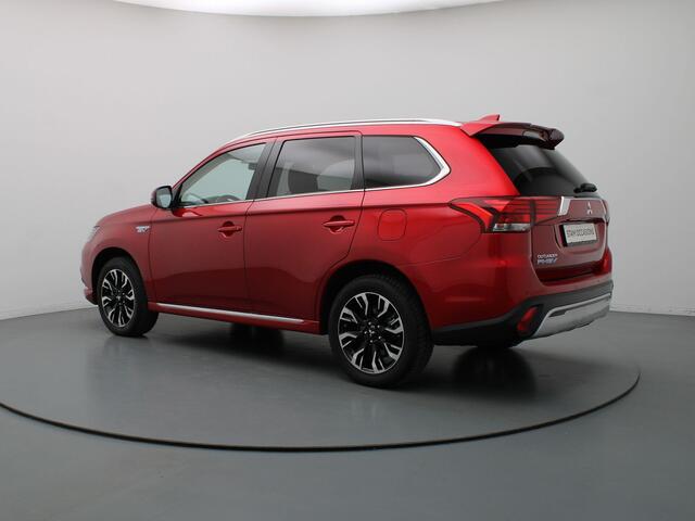Mitsubishi OUTLANDER 240pk PHEV Intense+ Automaat 360° Camera | Cruise | Navi | Parkeersens. v+a