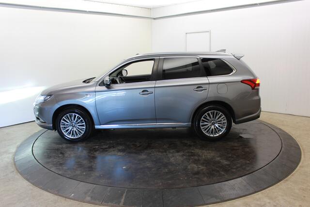 Mitsubishi OUTLANDER 2.4 PHEV Intense+ Trekh El aKlep Pano Leder SOH 83%