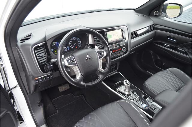 Mitsubishi OUTLANDER PHEV 2.4 INSTYLE 4WD | PLUG IN HYBRID | FULL OPTIONS | SCHUIFDAK | ADAPTIEF CRUISE | TREKHAAK 1500KG | ALL IN RIJKLAARPRIJS