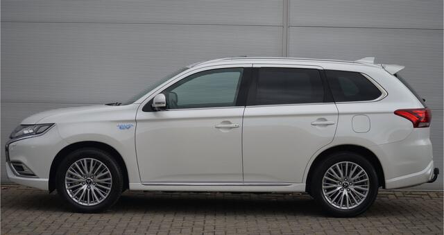 Mitsubishi OUTLANDER PHEV 2.4 INSTYLE 4WD | PLUG IN HYBRID | FULL OPTIONS | SCHUIFDAK | ADAPTIEF CRUISE | TREKHAAK 1500KG | ALL IN RIJKLAARPRIJS