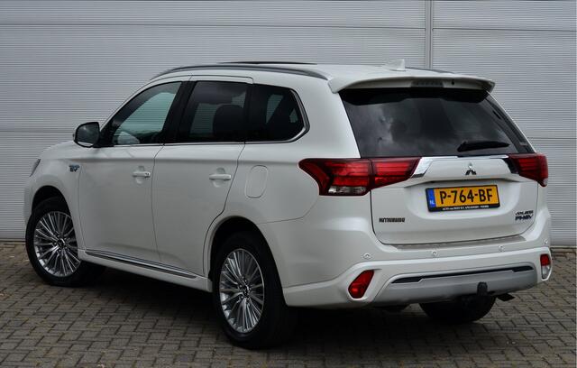 Mitsubishi OUTLANDER PHEV 2.4 INSTYLE 4WD | PLUG IN HYBRID | FULL OPTIONS | SCHUIFDAK | ADAPTIEF CRUISE | TREKHAAK 1500KG | ALL IN RIJKLAARPRIJS