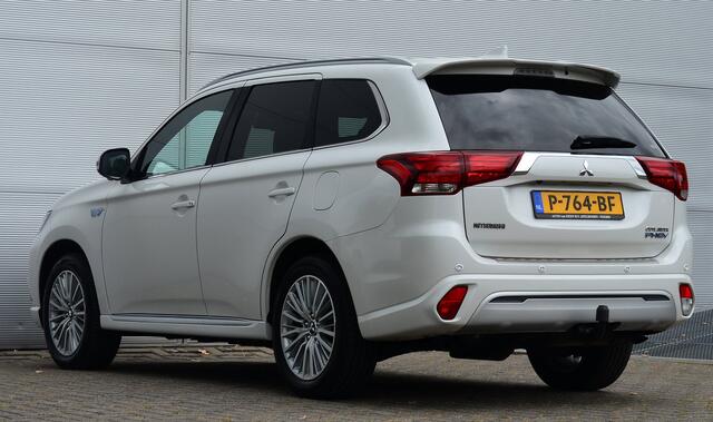 Mitsubishi OUTLANDER PHEV 2.4 INSTYLE 4WD | PLUG IN HYBRID | FULL OPTIONS | SCHUIFDAK | ADAPTIEF CRUISE | TREKHAAK 1500KG | ALL IN RIJKLAARPRIJS