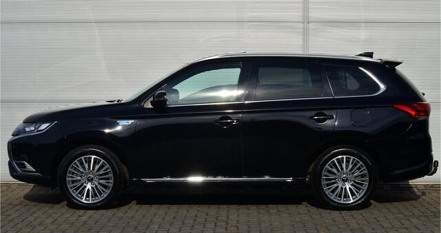 Mitsubishi OUTLANDER PHEV 2.4 INSTYLE 4WD | PLUG IN HYBRID | FULL OPTIONS | SCHUIFDAK | ADAPTIEF CRUISE | TREKHAAK 1500KG | FABRIEKSGARANTIE TOT 28-07-2029* | ALL IN RIJKLAARPRIJS