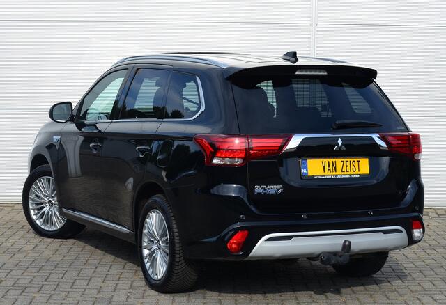 Mitsubishi OUTLANDER PHEV 2.4 INSTYLE 4WD | PLUG IN HYBRID | FULL OPTIONS | SCHUIFDAK | ADAPTIEF CRUISE | TREKHAAK 1500KG | FABRIEKSGARANTIE TOT 28-07-2029* | ALL IN RIJKLAARPRIJS