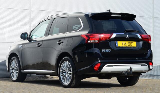 Mitsubishi OUTLANDER PHEV 2.4 INSTYLE 4WD | PLUG IN HYBRID | FULL OPTIONS | SCHUIFDAK | ADAPTIEF CRUISE | TREKHAAK 1500KG | FABRIEKSGARANTIE TOT 28-07-2029* | ALL IN RIJKLAARPRIJS
