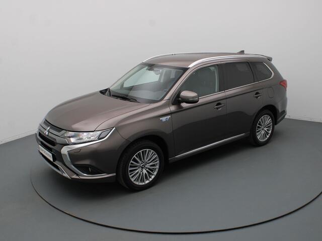 Mitsubishi OUTLANDER 240pk PHEV Intense+ Automaat Camera | Cruise | Navi | Stoelverw. | Trekhaak