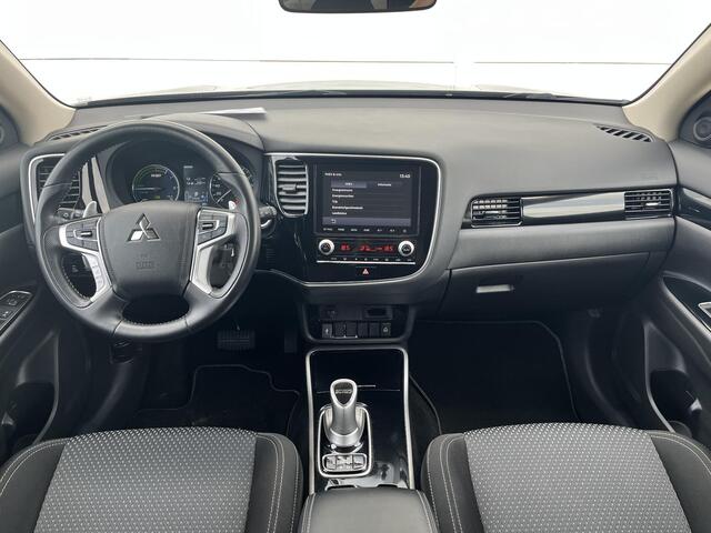 Mitsubishi OUTLANDER 2.4 PHEV Pure Apple Carplay/Android Auto/cruise control/ voorstoelen verwarmd/ trekhaak (1500 kg)