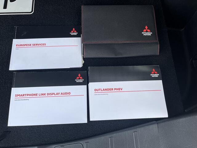 Mitsubishi OUTLANDER 2.4 PHEV Pure Apple Carplay/Android Auto/cruise control/ voorstoelen verwarmd/ trekhaak (1500 kg)