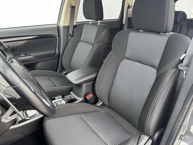Mitsubishi OUTLANDER 2.4 PHEV Pure Apple Carplay/Android Auto/cruise control/ voorstoelen verwarmd/ trekhaak (1500 kg)