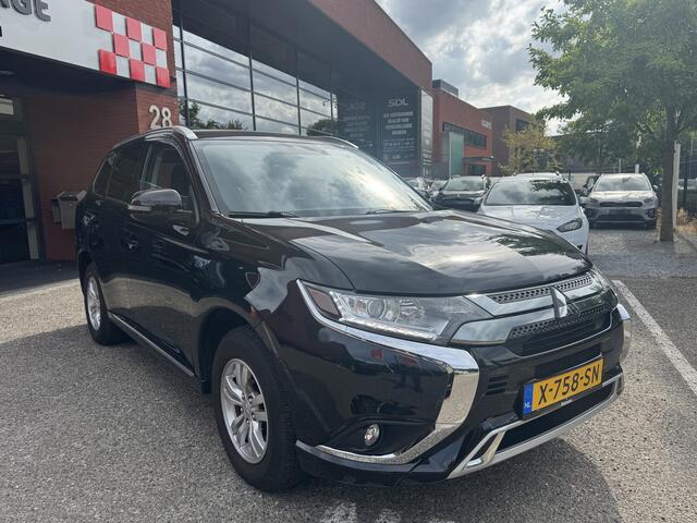 Mitsubishi OUTLANDER 2.4 PHEV Intense // APPLE CARPLAY - ANDROID AUTO // CAMERA // CLIMA // CRUISE // TREKHAAK //