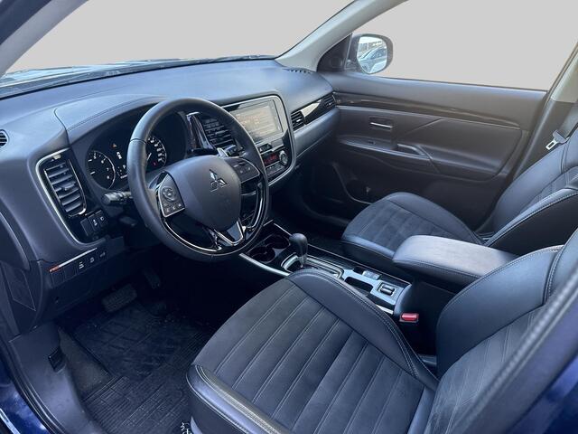 Mitsubishi OUTLANDER 2.0 2WD CVT Limited 7-persoons Automaat | elektrische achterklep | stuurverwarming | Apple-carplay
