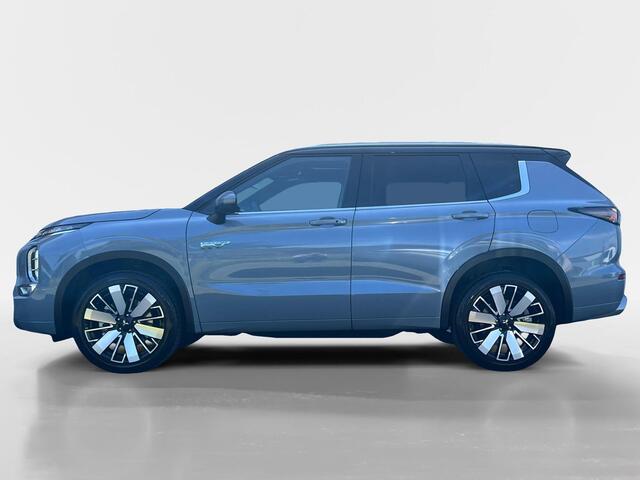 Mitsubishi OUTLANDER 2.4 PHEV Instyle+ | ¤2000 Voorraadkorting| Meest complete versie | Automatische achterklep | Stoel verwarming/ verkoeling | Schuif-kantel dak | Stoelmassage |