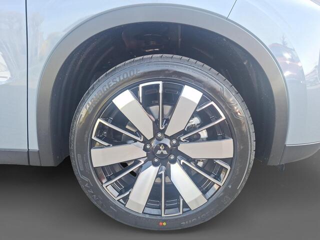 Mitsubishi OUTLANDER 2.4 PHEV First Edition |¤2.000,- VOORRAADKORTING| OP=OP| 8 Jaar garantie|