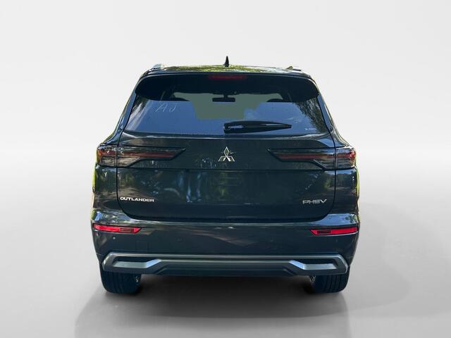 Mitsubishi OUTLANDER 2.4 PHEV Instyle+ Apple Carplay/Android Auto , achterbank verwarmd , elektrisch glazen panorama-dak , cruise control adaptief , elektrisch verstelb. bestuurdersstoel met geheugen , elektrisch bedienbare achterklep met sensorsturing , luxe lederen bekledin
