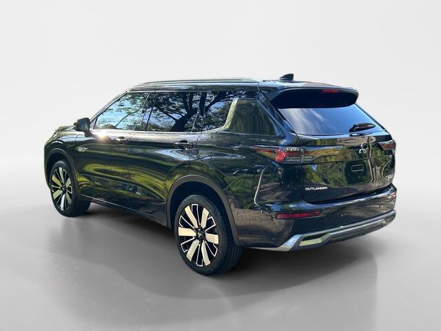 Mitsubishi OUTLANDER 2.4 PHEV Instyle+ Apple Carplay/Android Auto , achterbank verwarmd , elektrisch glazen panorama-dak , cruise control adaptief , elektrisch verstelb. bestuurdersstoel met geheugen , elektrisch bedienbare achterklep met sensorsturing , luxe lederen bekledin