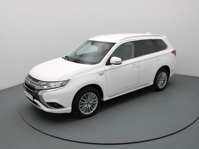 Mitsubishi OUTLANDER 240pk PHEV Intense+ Automaat Camera | Cruise | Carplay | Stoelverw.