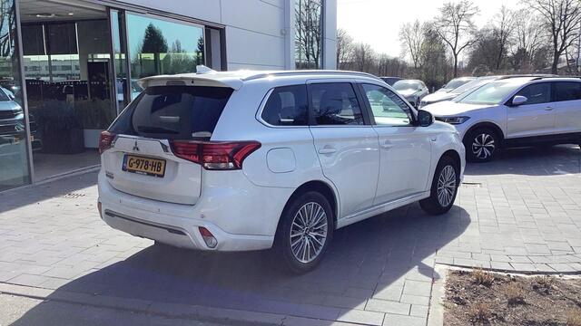 Mitsubishi OUTLANDER 2.4 135pk PHEV Instyle / Schuif-kanteldak / Rondomzicht Camera / Elek. Achterklep