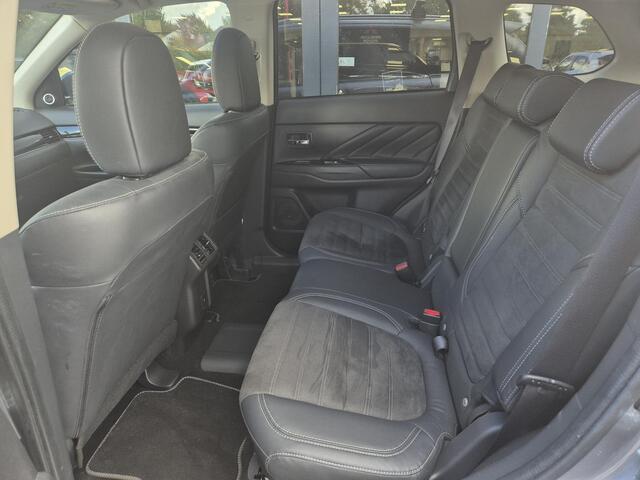 Mitsubishi OUTLANDER 2.4 PHEV Intense+