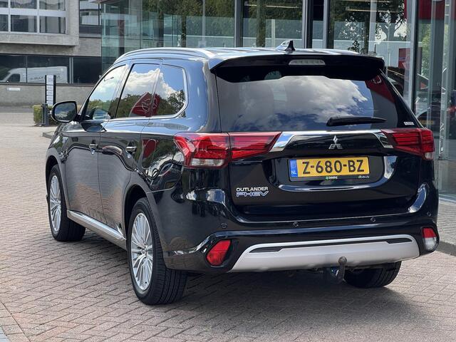Mitsubishi OUTLANDER 2.4 PHEV Instyle | Navigatie | Sunroof | Trekhaak | Leder