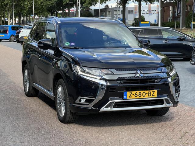 Mitsubishi OUTLANDER 2.4 PHEV Instyle | Navigatie | Sunroof | Trekhaak | Leder