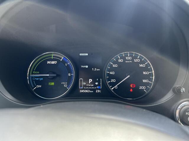 Mitsubishi OUTLANDER 2.4 PHEV Instyle | Navigatie | Sunroof | Trekhaak | Leder