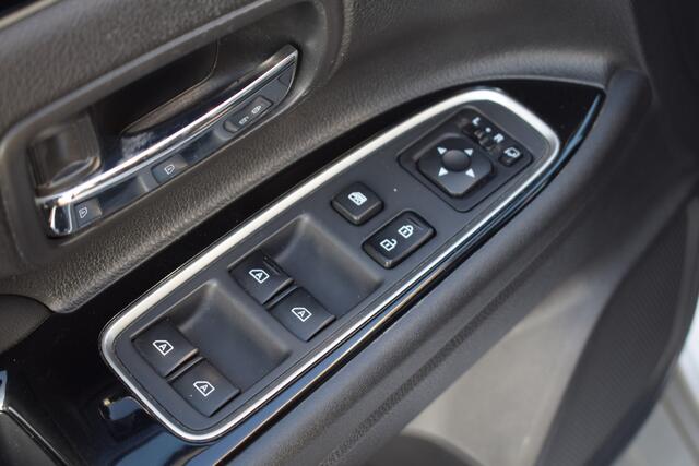 Mitsubishi OUTLANDER 2.4 PHEV Intense+
