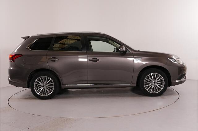 Mitsubishi OUTLANDER 2.4 PHEV Intense | Stl. verw. | Memory | Camera |