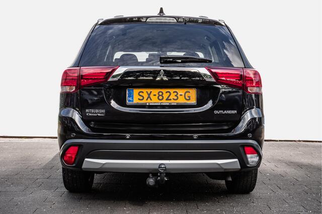 Mitsubishi OUTLANDER 2.0 150pk Aut. Connect Pro Trekhaak/ Camera/ Rockford audio/ Stoelverwarming/ DAB+
