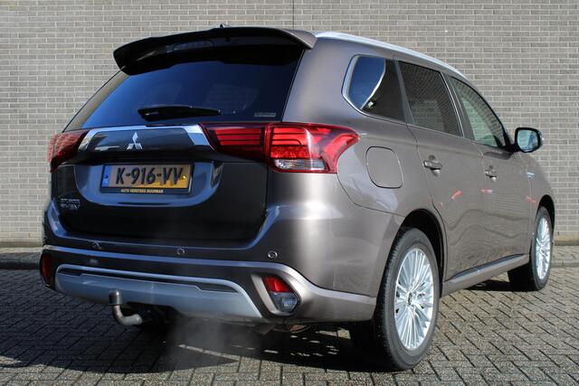 Mitsubishi OUTLANDER 2.4 PHEV Intense+ Automaat, Airco, CruiseControl, Trekhaak, LM 19"inch velgen, Dodehoekdetectie, Schuif/Kantel dak