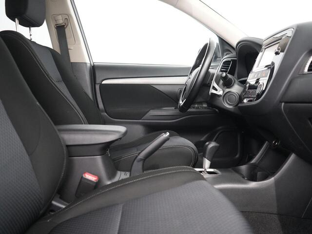 Mitsubishi OUTLANDER 2.0 Instyle 4WD | Camera | Trekhaak | DAB |