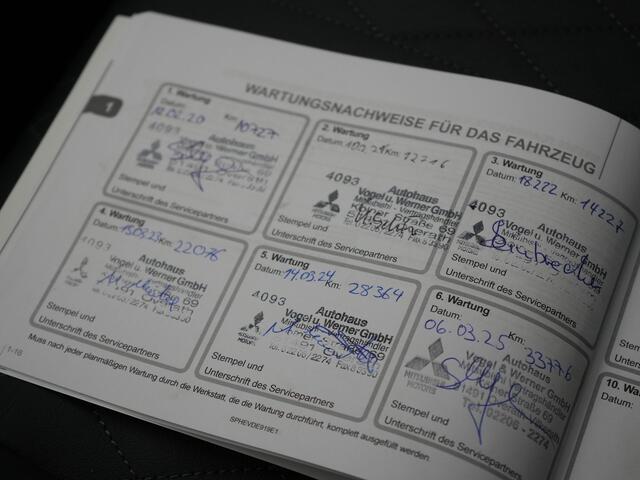 Mitsubishi OUTLANDER 2.4 Intense+ Plug In Hybrid 225pk Dealer O.H PHEV | 360 Camera | Lederen Sportstoelen Verwarmd | Keyless | Navigatie | Stuur Verwarmd | Cruise Control | Blis | DAB |