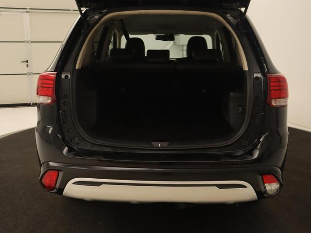 Mitsubishi OUTLANDER 2.4 PHEV Pure+ | Trekhaak | Carplay | Leder/Alcantara | Camera | Keyless | Full LED | Climate control | Cruise control | Plug In