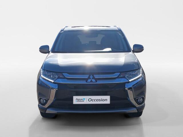 Mitsubishi OUTLANDER 2.0 Instyle | Camera | Trekhaak | Leder | Navigatie | Schuifdak | Elec. en verw. stoel |