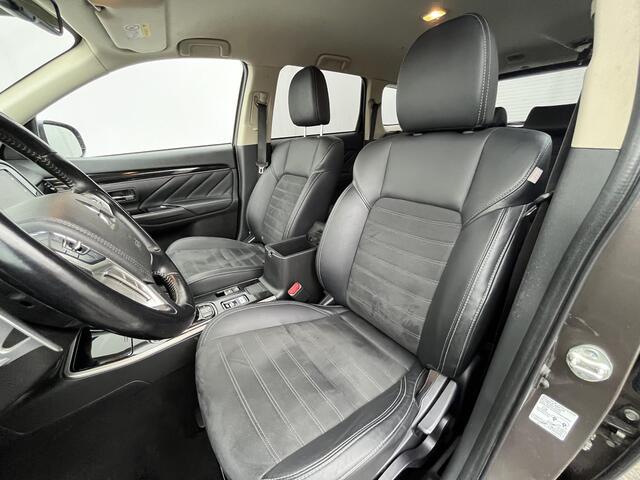 Mitsubishi OUTLANDER 2.4 PHEV Intense / Trekhaak 1500 KG / Dodehoekdetectie / Adaptieve cruise control / Navigatie via Apple carplay of Android auto /