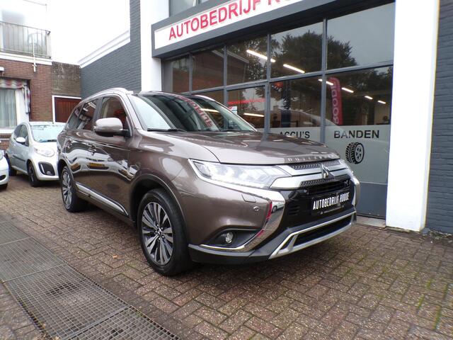 Mitsubishi OUTLANDER 2.0 2WD 7-Persoon Automaat Benzine Limited BJ 2021 *UNIEK*