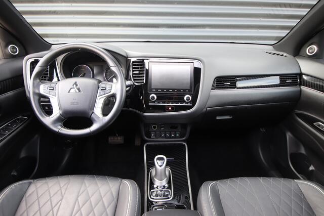 Mitsubishi OUTLANDER 2.4 PHEV Instyle Opendak, 1e eigenaar, Dealer O.H. Adapttieve cruise,
