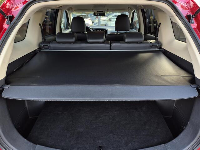 Mitsubishi OUTLANDER 2.4 PHEV Intense S | Navigatie | Trekhaak |