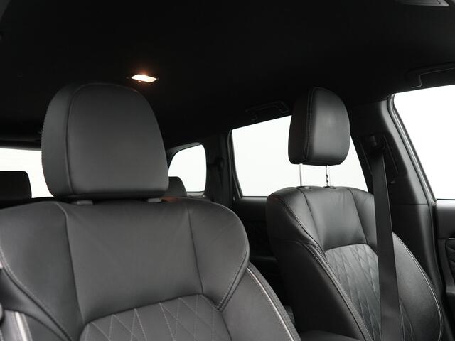 Mitsubishi OUTLANDER 2.4 Intense+ Plug In Hybrid 225pk Dealer O.H PHEV | Trekhaak Af Fabriek | 360 Camera | Lederen Sportstoelen Verwarmd | Apple Carplay | Blis | Cruise Control | Navigatie | Keyless | DAB | 18" L.M |