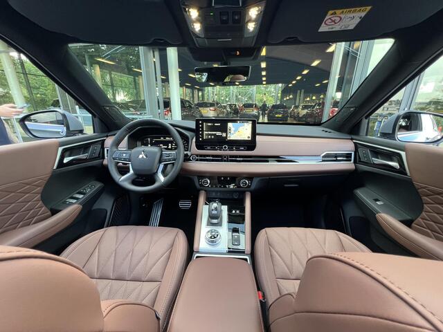 Mitsubishi OUTLANDER 2.4 PHEV Instyle+ | DIRECT UIT VOORRAAD LEVERBAAR MET VOORRAADPREMIE!