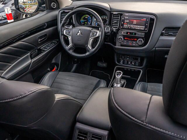 Mitsubishi OUTLANDER 2.4 PHEV Intense+ PANO LED CAMERA TREKHAAK ALCANTARA LEDER
