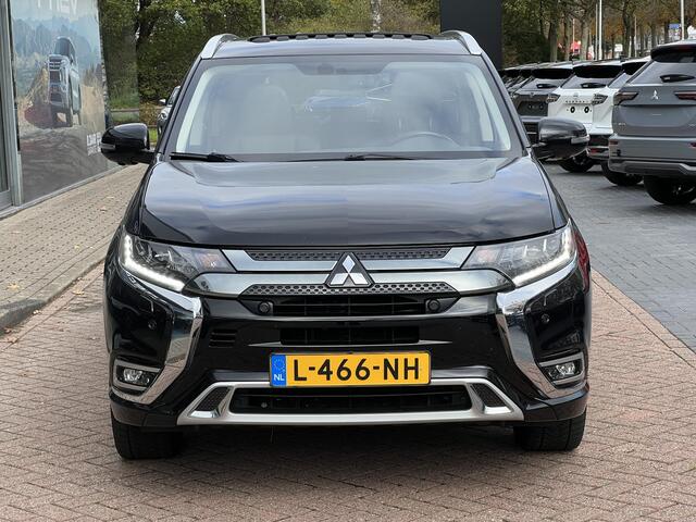 Mitsubishi OUTLANDER 2.4 PHEV Intense+ | Trekhaak | Navigatie | Sunroof |