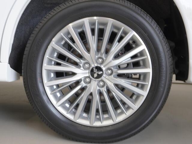 Mitsubishi OUTLANDER 2.4 PHEV Pure | 18" velgen | App Connect | Dealer onderhouden | Garantie tot 30-7-2028!