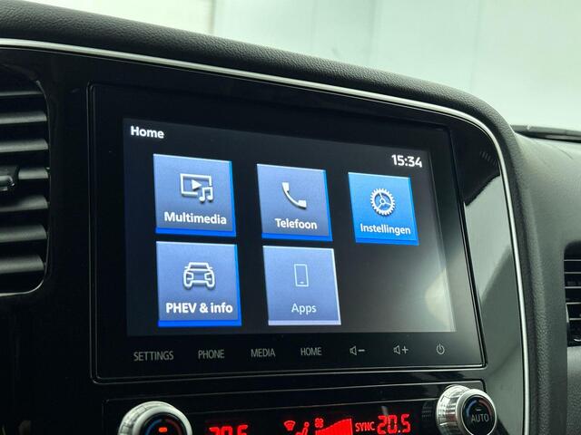Mitsubishi OUTLANDER 2.4 PHEV 165kW Pure Auto. Trekhaak Navigatie Apple Carplay/Android Auto Camera Parkeersensoren Cruise Control Stoelverwarming Climate Control Lichtmetalen velgen Getinte ramen