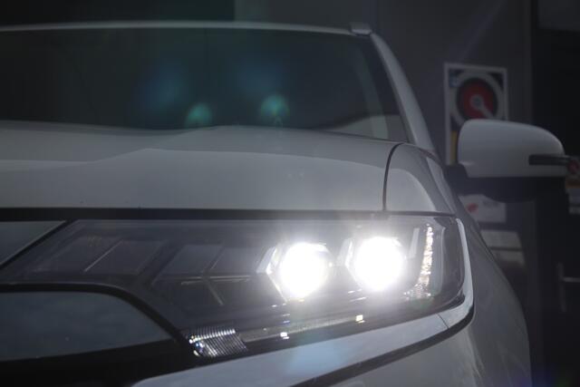 Mitsubishi OUTLANDER 2.4 PHEV Intense+ Stoel/Stuurverwarmd, Schuifdak, Trekhaak