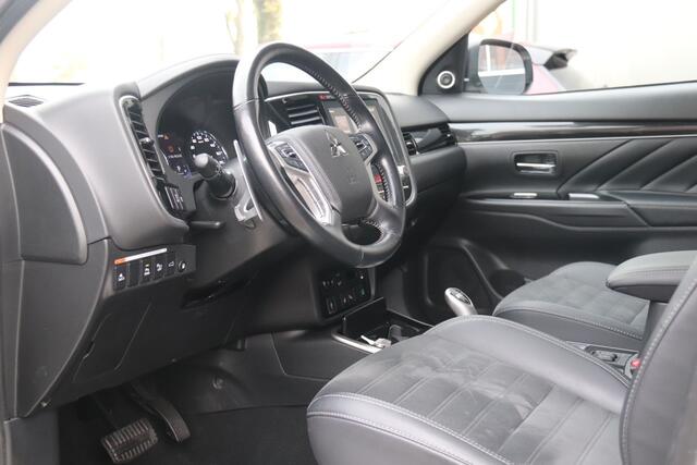 Mitsubishi OUTLANDER 2.4 PHEV Intense+ Stoel/Stuurverwarmd, Schuifdak, Trekhaak