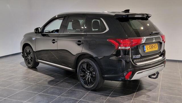 Mitsubishi OUTLANDER 2.4 PHEV Intense+ | Schuifdak | Trekhaak | Navigatie | Apple Carplay/Android Auto |