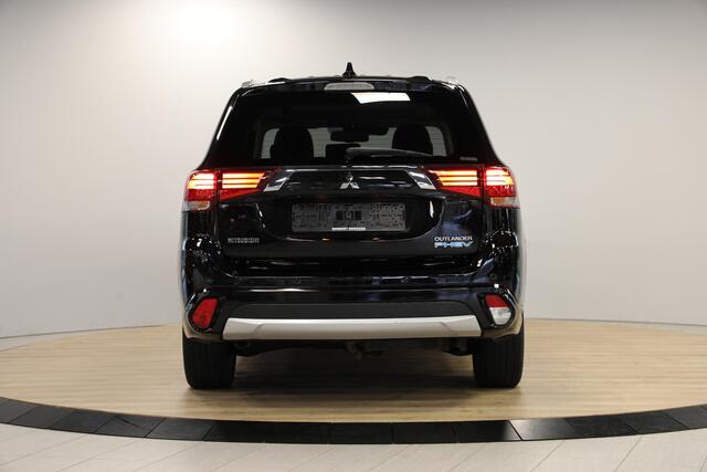 Mitsubishi OUTLANDER 2.0 PHEV instyle+ | Schuif- opendak | Leer | Cruise